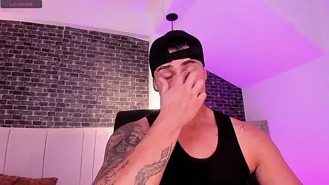 Snapshot of connorsmiith chatting on February 10, 12:20 pm connorsmiith online show from February 10, 12:20 pm