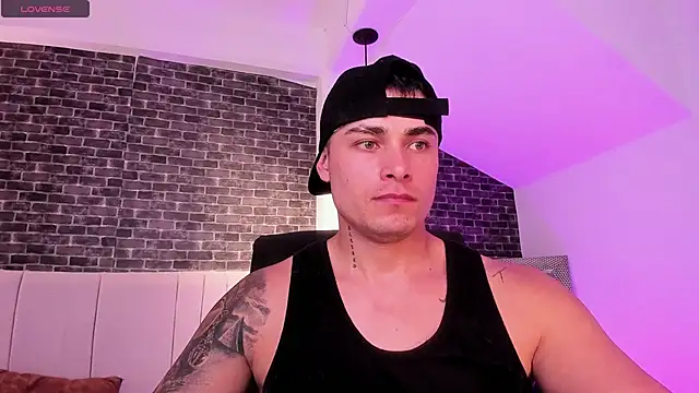 Snapshot of connorsmiith chatting on February 24, 4:16 pm connorsmiith online show from February 24, 4:16 pm