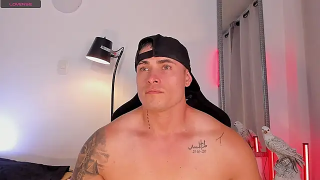 Snapshot of connorsmiith chatting on May 23, 10:25 pm connorsmiith online show from May 23, 10:25 pm