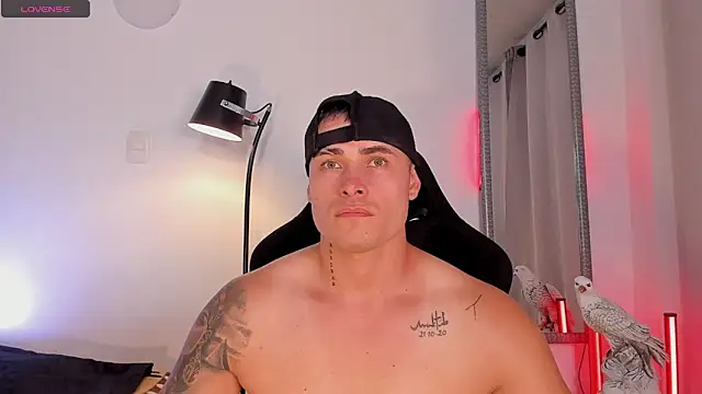Snapshot of connorsmiith chatting on June 5, 11:27 am connorsmiith online show from June 5, 11:27 am