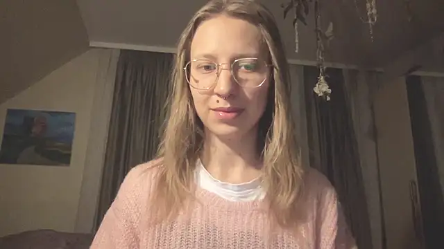 Snapshot of SenseInner chatting on November 14, 4:28 pm SenseInner online show from November 14, 4:28 pm