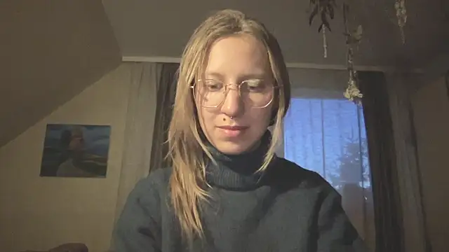 Snapshot of SenseInner chatting on November 15, 3:08 pm SenseInner online show from November 15, 3:08 pm