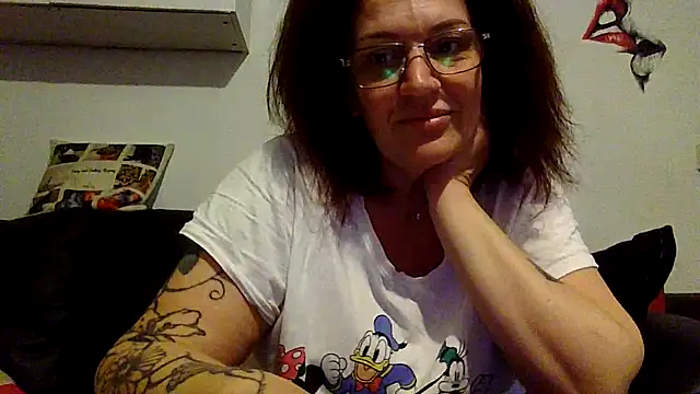 RubyyRosee online show from April 10, 5:45 am