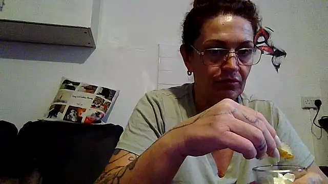 RubyyRosee online show from May 28, 5:05 am