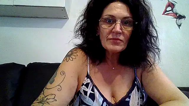 Snapshot of RubyyRosee chatting on June 25, 5:23 am RubyyRosee online show from June 25, 5:23 am