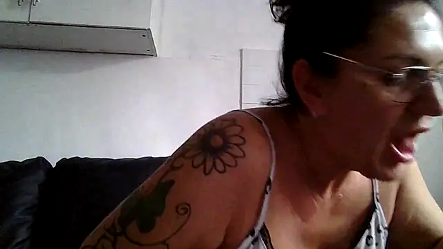 Snapshot of RubyyRosee chatting on June 29, 8:53 am RubyyRosee online show from June 29, 8:53 am