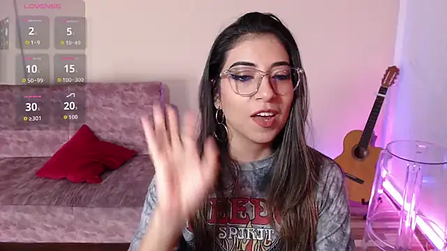 Susanahendrix online show from February 15, 6:15 pm