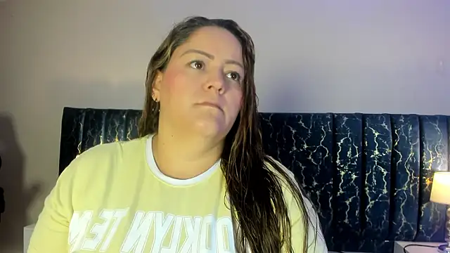 Snapshot of katte_landerr chatting on February 2, 1:21 pm katte landerr online show from February 2, 1:21 pm