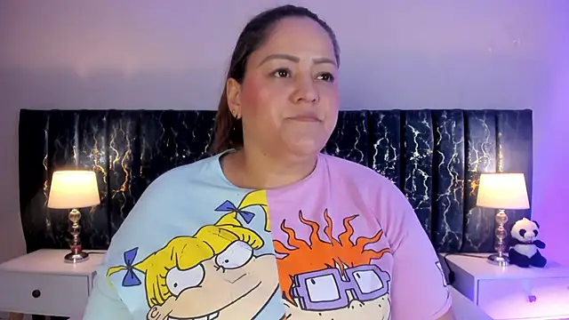 Snapshot of katte_landerr chatting on February 3, 1:05 pm katte landerr online show from February 3, 1:05 pm