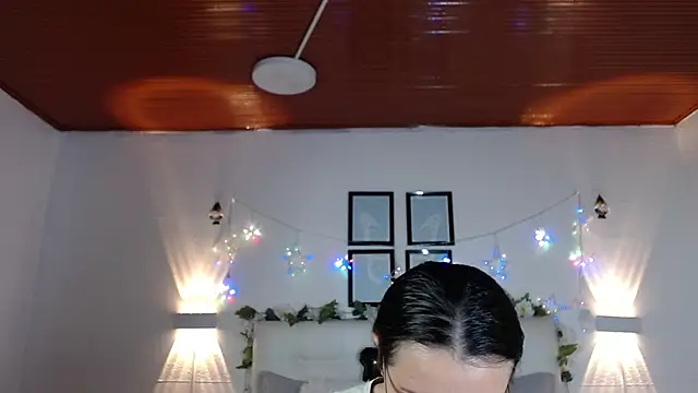 Megan 05  online show from February 5, 7:07 pm