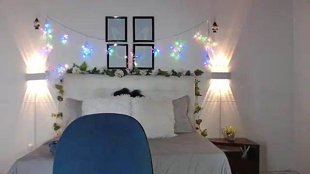 Megan 05  online show from April 20, 7:04 pm