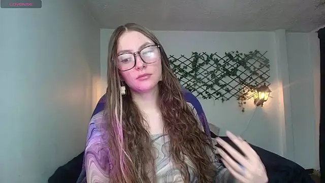 velvet  moon online show from March 31, 11:49 pm