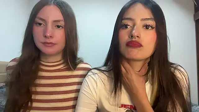 velvet  moon online show from April 26, 3:37 am