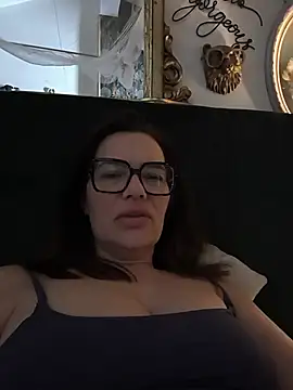 Snapshot of _Melia_ chatting on June 28, 8:31 am Melia online show from June 28, 8:31 am