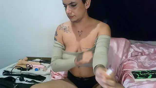 Snapshot of ttransviado chatting on September 14, 4:44 am ttransviado online show from September 14, 4:44 am