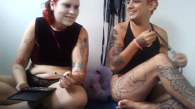 Snapshot of ttransviado chatting on October 2, 10:44 am ttransviado online show from October 2, 10:44 am