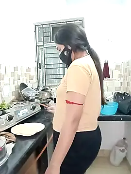 Snapshot of Snehabeauti chatting on April 8, 2:17 pm Snehabeauti online show from April 8, 2:17 pm