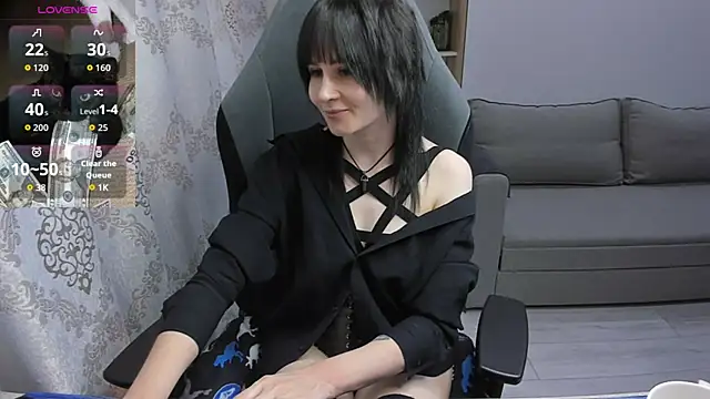 Snapshot of MistyDark chatting on April 20, 11:35 am MistyDark online show from April 20, 11:35 am
