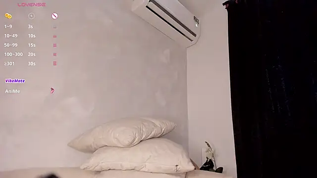 Snapshot of thaira_aly chatting on April 28, 9:53 pm thaira aly online show from April 28, 9:53 pm