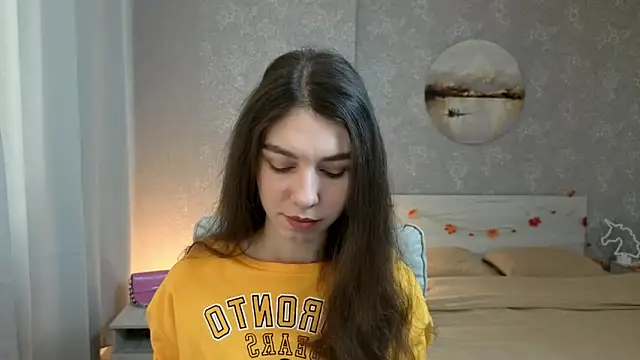 Snapshot of KellyShines chatting on December 15, 7:23 am KellyShines online show from December 15, 7:23 am