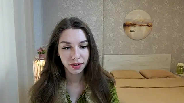 Snapshot of KellyShines chatting on April 13, 8:09 am KellyShines online show from April 13, 8:09 am