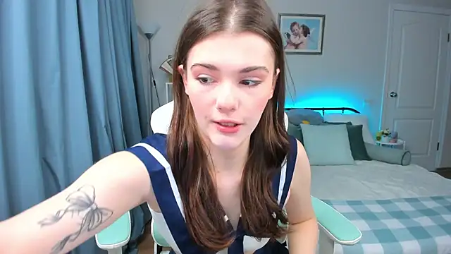 Snapshot of Zoe_Vee chatting on September 26, 3:10 am Zoe Vee online show from September 26, 3:10 am