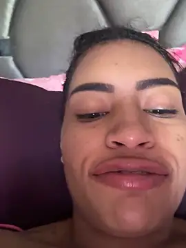 AmberMoss1 online show from April 12, 5:18 pm