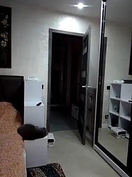 KissMiSveet online show from October 21, 5:35 pm