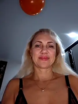 KissMiSveet online show from November 7, 7:03 pm