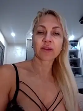 KissMiSveet online show from February 7, 5:16 pm