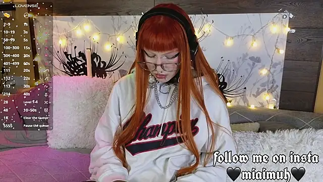 mia  yui online show from November 13, 9:58 pm