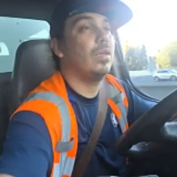 luis97fer online show from April 25, 1:52 am