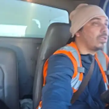 luis97fer online show from April 29, 12:27 am