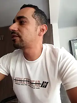 stivenlujan69 online show from February 8, 7:50 pm