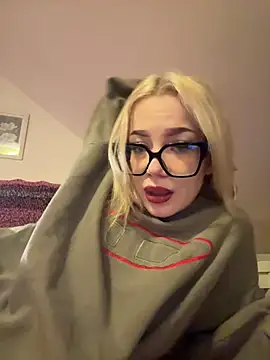 Snapshot of marnemzavar444 chatting on May 9, 11:21 pm marnemzavar444 online show from May 9, 11:21 pm