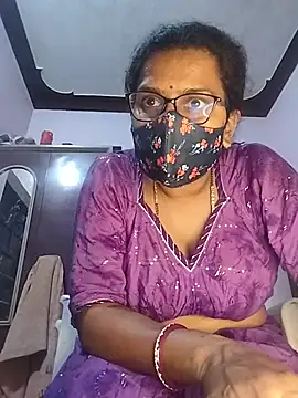 Snapshot of sexy_aaru chatting on June 20, 6:54 pm sexy aaru online show from June 20, 6:54 pm