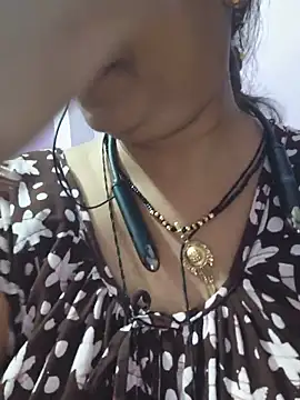 Snapshot of Sonalihot_ chatting on May 10, 8:19 am Sonalihot online show from May 10, 8:19 am
