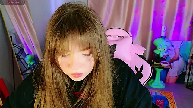 Snapshot of Moon__Bunny chatting on May 3, 1:28 pm Moon Bunny online show from May 3, 1:28 pm