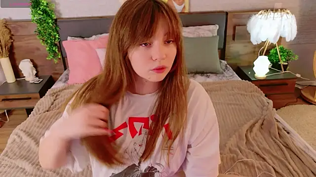 Snapshot of Moon__Bunny chatting on May 23, 3:27 pm Moon Bunny online show from May 23, 3:27 pm