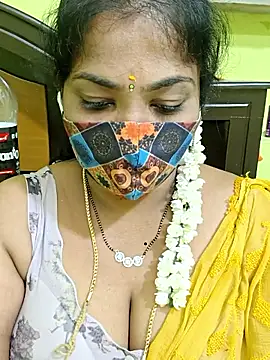 Snapshot of Tamil_Mithra chatting on March 26, 6:52 am Tamil Mithra online show from March 26, 6:52 am