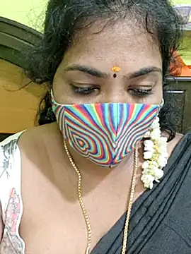 Snapshot of Tamil_Mithra chatting on April 4, 6:05 pm Tamil Mithra online show from April 4, 6:05 pm