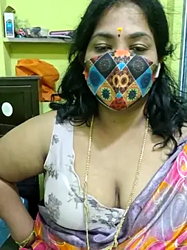 Snapshot of Tamil_Mithra chatting on April 12, 10:09 am Tamil Mithra online show from April 12, 10:09 am
