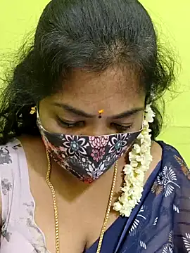Snapshot of Tamil_Mithra chatting on April 15, 7:04 am Tamil Mithra online show from April 15, 7:04 am