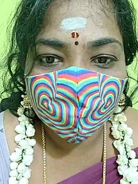 Snapshot of Tamil_Mithra chatting on April 18, 6:28 am Tamil Mithra online show from April 18, 6:28 am