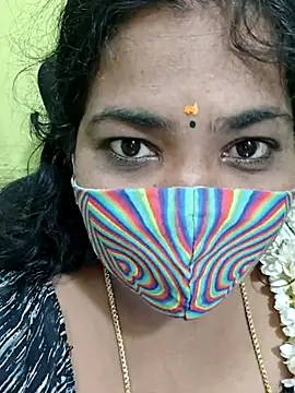 Snapshot of Tamil_Mithra chatting on May 5, 4:15 pm Tamil Mithra online show from May 5, 4:15 pm
