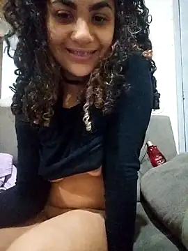 Snapshot of Camilla-23y chatting on October 20, 3:07 am Camilla-23y online show from October 20, 3:07 am