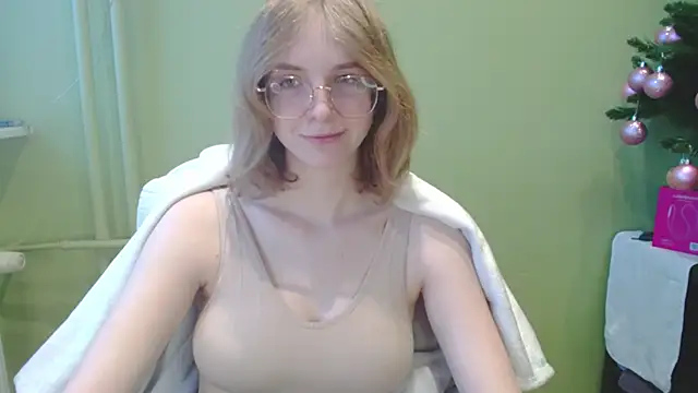 juicyPenny online show from February 5, 7:35 am