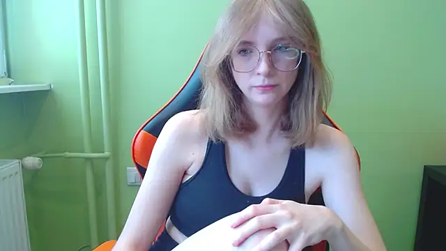 juicyPenny online show from April 12, 6:29 am