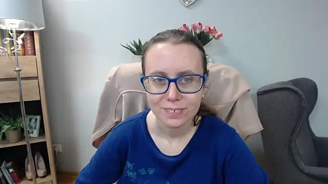 Snapshot of sweetxLizzy chatting on April 21, 4:19 am sweetxLizzy online show from April 21, 4:19 am