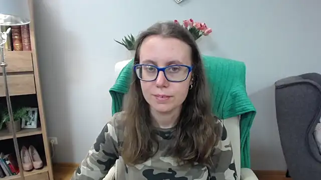 Snapshot of sweetxLizzy chatting on May 13, 4:32 am sweetxLizzy online show from May 13, 4:32 am